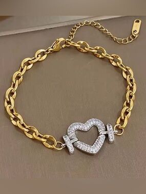Gold Chain Bracelet with Pave Heart Accent - Women's Jewelry